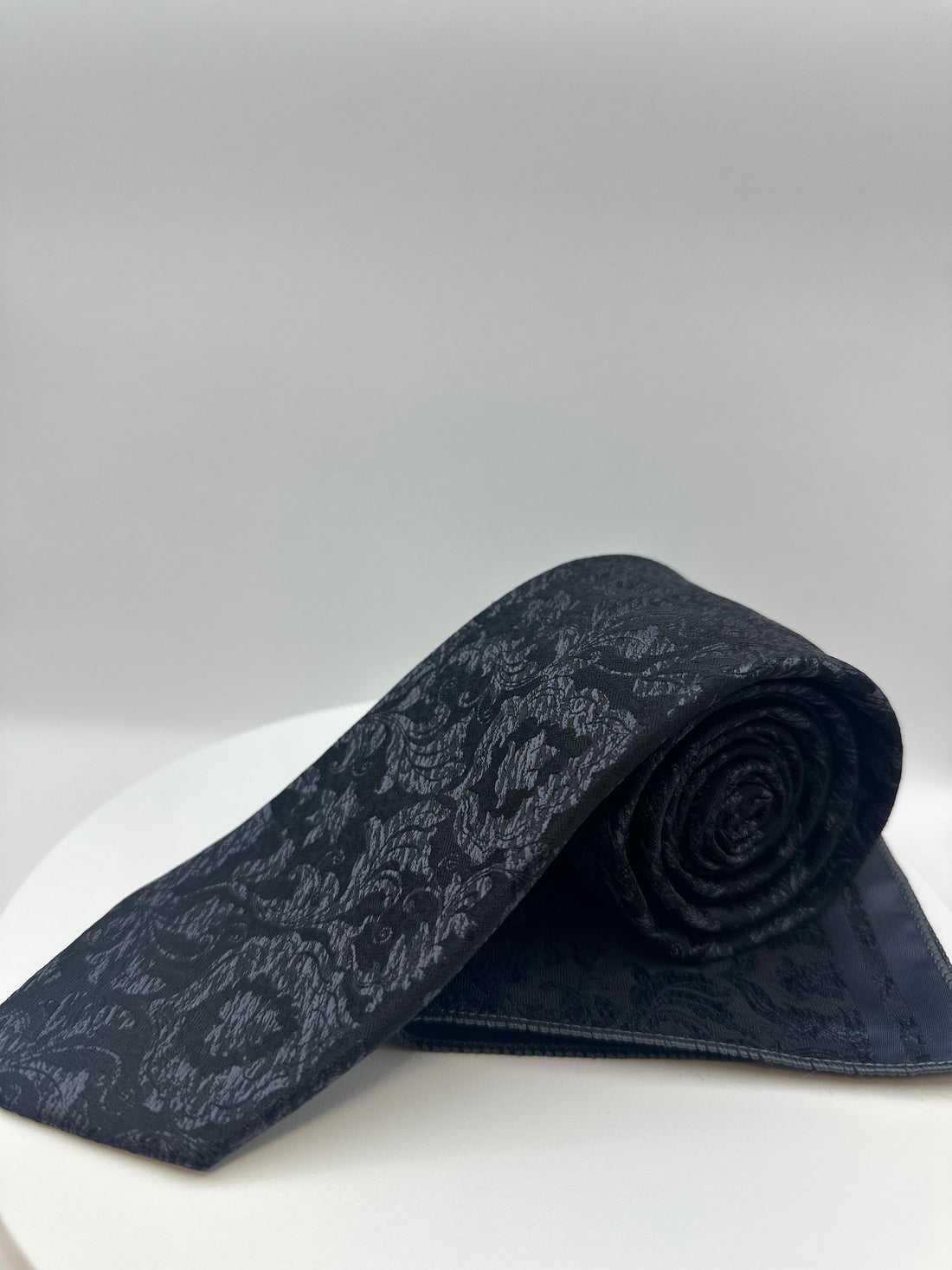 Zwart Grijs Bloemen - Stropdas en Pochet - Model SP1055